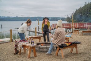 Property grounds - Lakefront House w/ Panoramic Views, Balcony & Dock (Westlake)