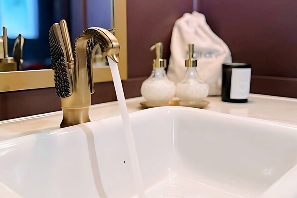 Bathroom - Merlot Manor- Stunning Views & a Unique Design (Westlake)