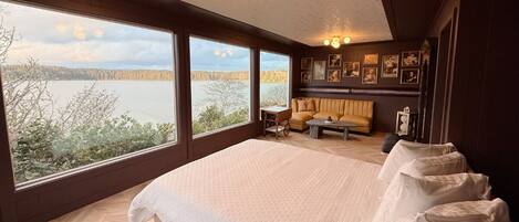 1 bedroom, iron/ironing board, travel crib, free WiFi