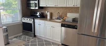 3-bedroom cozy home in wonderful Selden , Great location close to all.