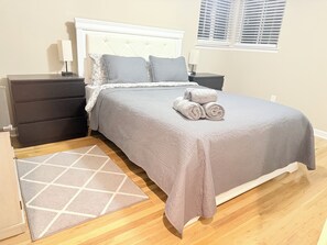 3 soverom, strykejern/-brett, reiseseng for barn og wi-fi (inkludert)