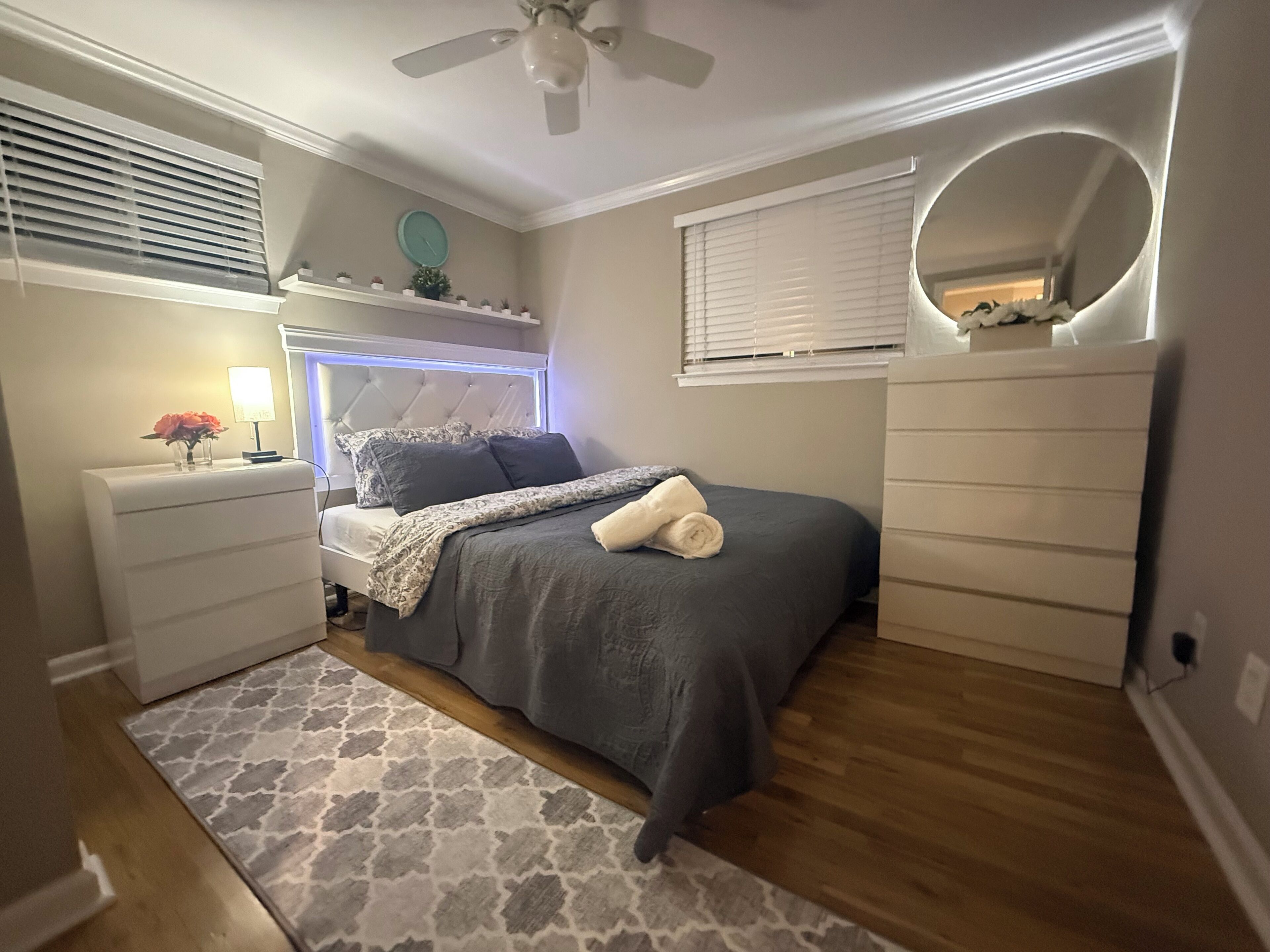 3 bedrooms, in-room safe, iron/ironing board, travel crib