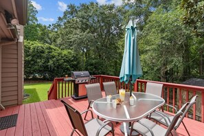 Outdoor dining - Cheryl House - We Love Doggies - Mid Town Locatio (Wilmington)