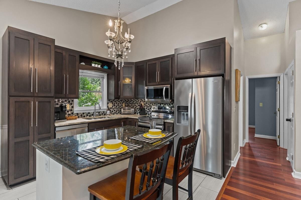 Refrigerador, microondas, horno y lavavajillas 