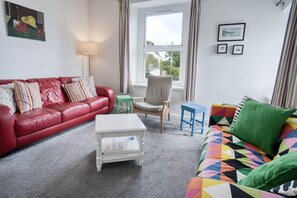 Smart TV, fireplace - Fern Bank - 5 Bedroom House - Horton (Swansea)