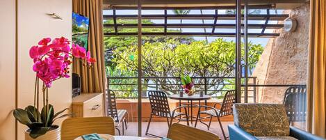 Appart'hôtel Classique, 1 chambre, véranda, vue partielle sur l'océan | Salle à manger