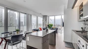 Economy Double Room, City View | Private kitchen