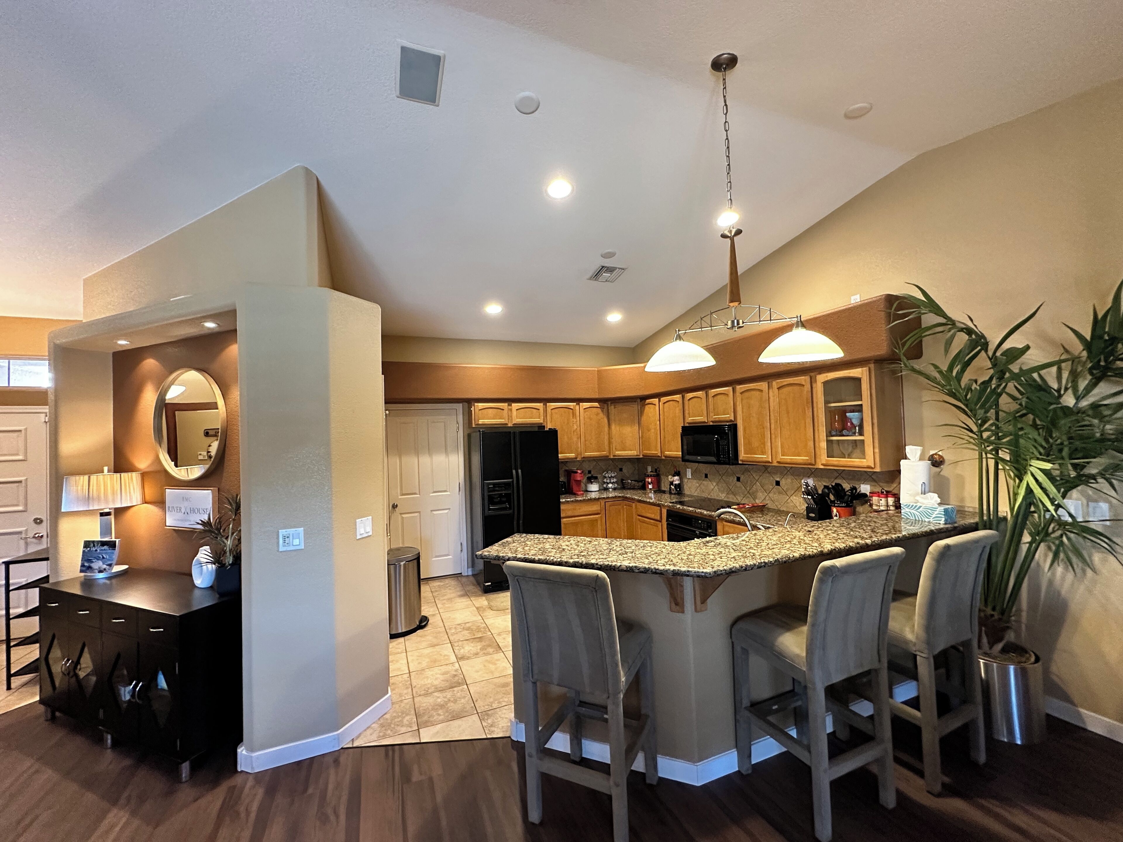 Mikrovågsugn, ugn, spishäll och diskmaskin