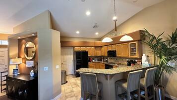 MikrovÄgsugn, ugn, spishÀll och diskmaskin