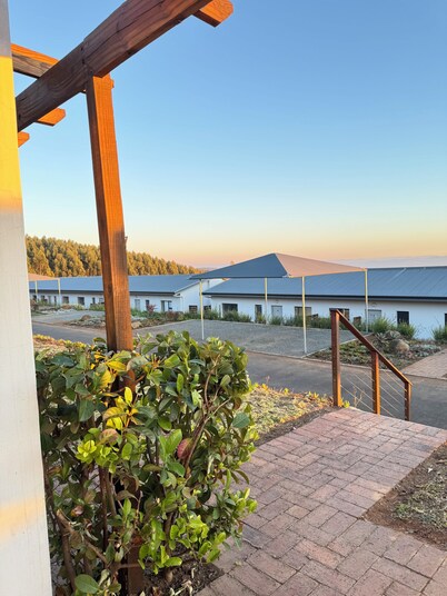 Charming Peaceful Hilton 2-Bed Home