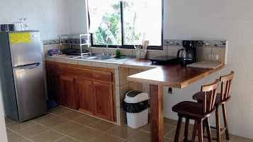 雪櫃、微波爐、爐具、廚房用具/餐具/器皿