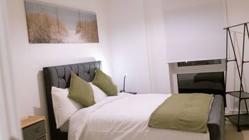 2 bedrooms, iron/ironing board, WiFi, bed sheets