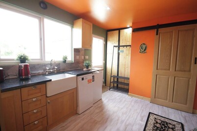 Georgias Gate Studio Cottage - Sleeps 4 & Pets Ok