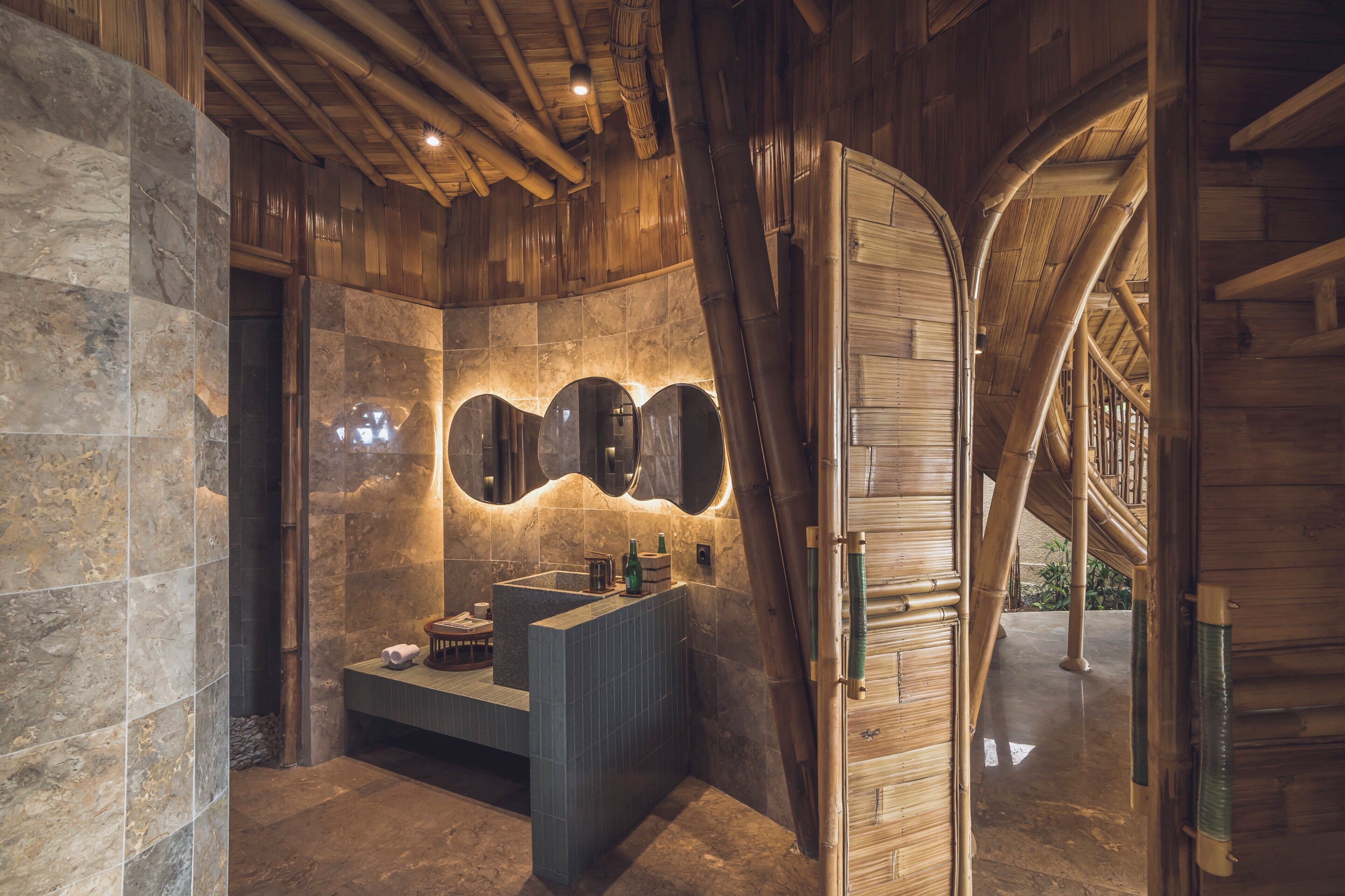 Two Bedroom Villa with Private Pool - Include Prestige Experience | Baño | Zapatillas