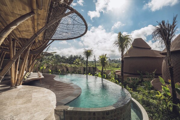 Two Bedroom Villa with Private Pool - Include Prestige Experience | 私人游泳池