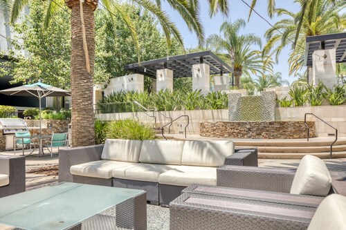 Blueground | Burbank, pool, nr Burbank Town Center