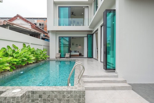 Pool Villa Near Laguna Golf Beaches V226