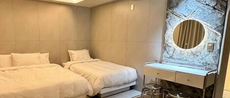 Deluxe Twin Room, City View