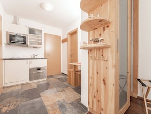 Kühlschrank, Kochgeschirr/Geschirr/Besteck