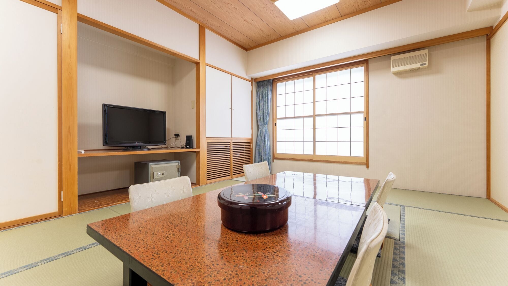 Chambre de style japonais, non-fumeur, salle de bains commune (Universal Japanese-Style, 51sqm)