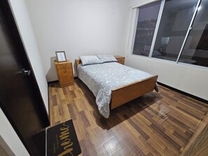 2 camere, ferro/asse da stiro, Wi-Fi gratuito, lenzuola