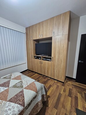 4 室のベッドルーム、アイロン / アイロン台、WiFi、ベッドシーツ