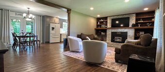 Charming 3-bedroom Country Cottage in Beautiful Brownsburg, IN!