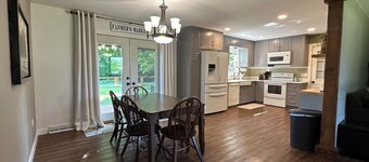 Charming 3-bedroom Country Cottage in Beautiful Brownsburg, IN!