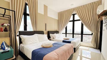 Exclusive Apartment | Desk, free WiFi, bed sheets