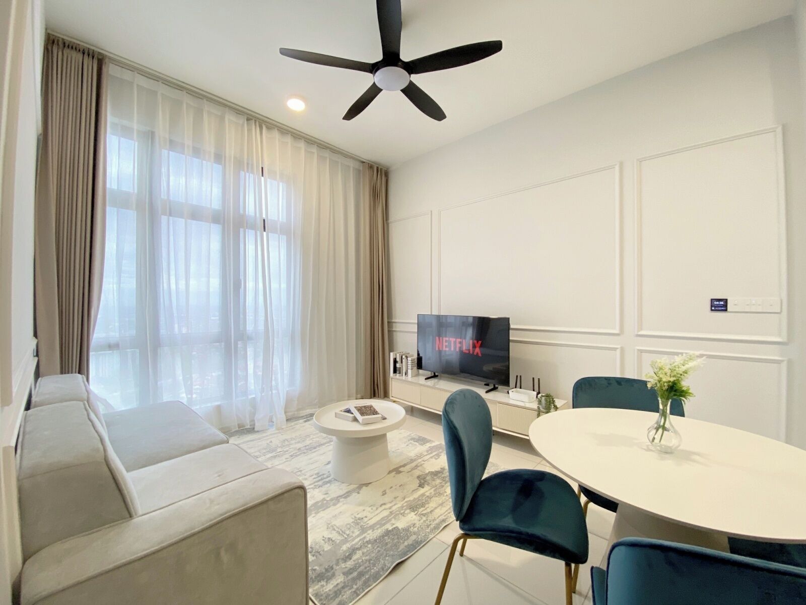 55-英寸纯平电视（配备数码频道）