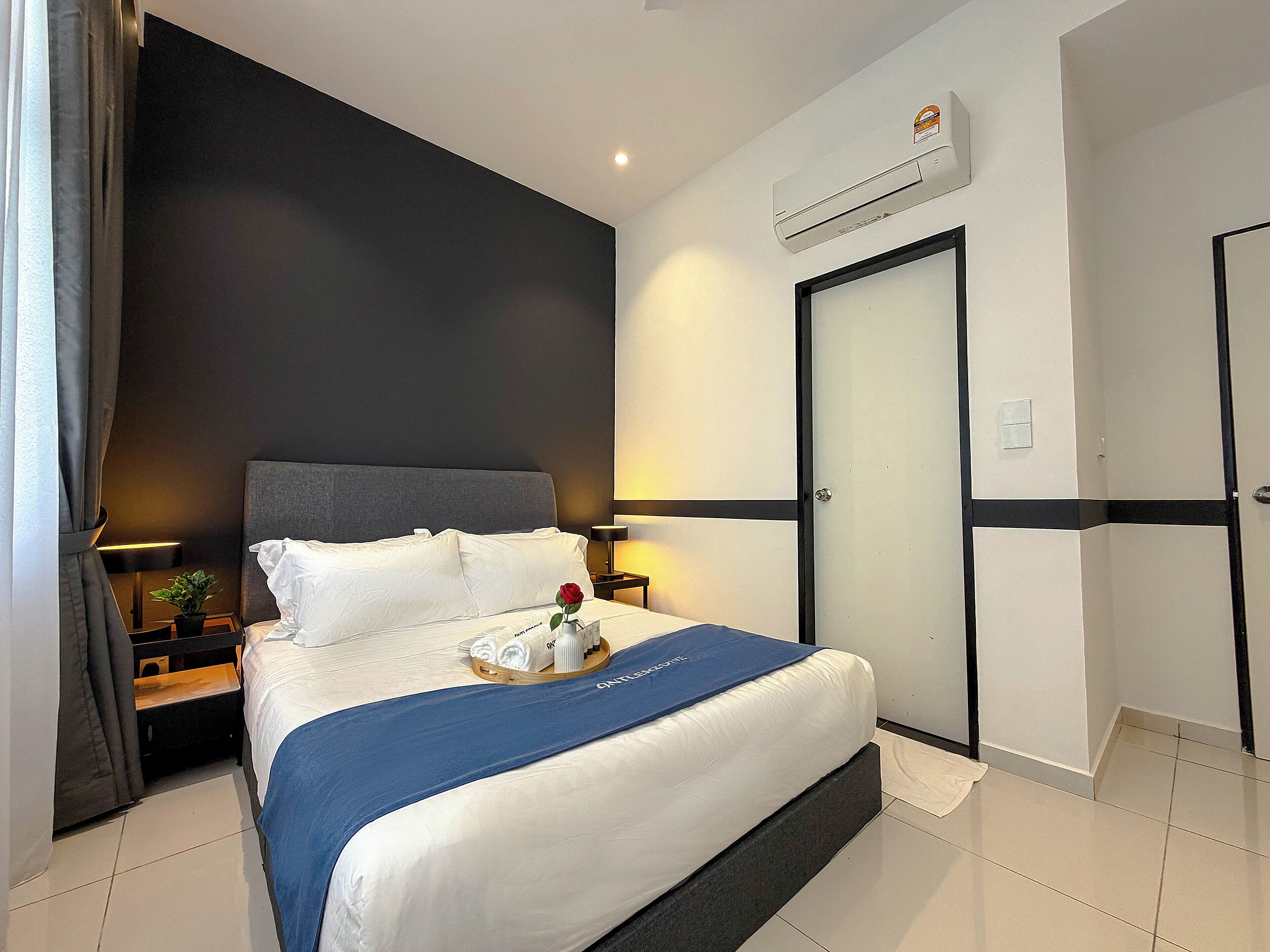 Bàn, truy cập Internet không dây miễn phí, bộ trải giường 