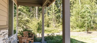 Perch - Modern End-Unit Surrounded by Nature