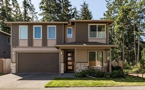Exterior - Perch - Modern End-Unit Surrounded by Nature (Oak Harbor)