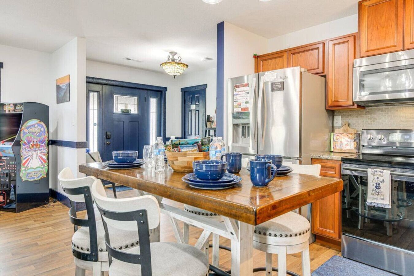 冰箱、微波炉、烤箱、炉灶