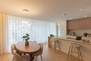 Dining - GuestReady - Elegant beachside stay in Apúlia (Apúlia e Fão)