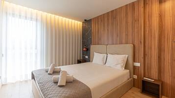 3 bedrooms, iron/ironing board, Internet, bed sheets