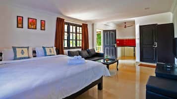 Studio with Terrace | Premium bedding, blackout drapes, soundproofing, iron/ironing board