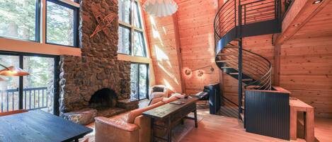Smart TV, fireplace, stereo