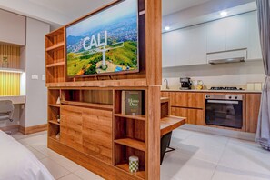 Apartamento luxo, sacada, vista para o jardim | Ferros/tábuas de passar roupa, Wi-Fi de cortesia