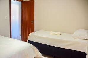 Basic Apartment | 3 bedrooms, free WiFi - 3-B Ap in Condo W/pool, 600m From the Beach Cee202 (Cabo Frio)