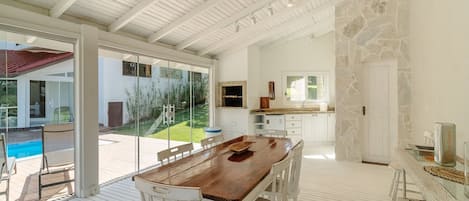 Basic Villa | Terrace/patio