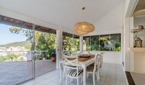 Basic Villa | Terrace/patio - 4BR House Pool & BBQ 500m From Beach Che0401 (Bombinhas)