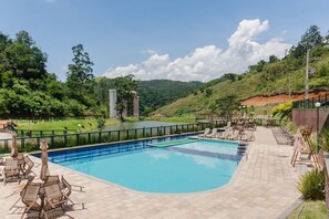 Basic Apartment | Pool