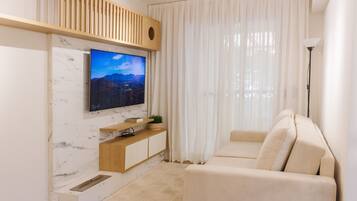 Basic Apartment | Living area