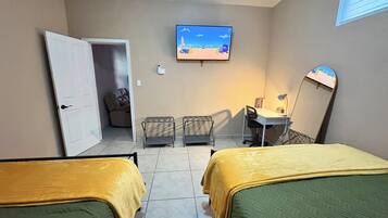 1 camera, una scrivania, ferro/asse da stiro, Wi-Fi gratuito