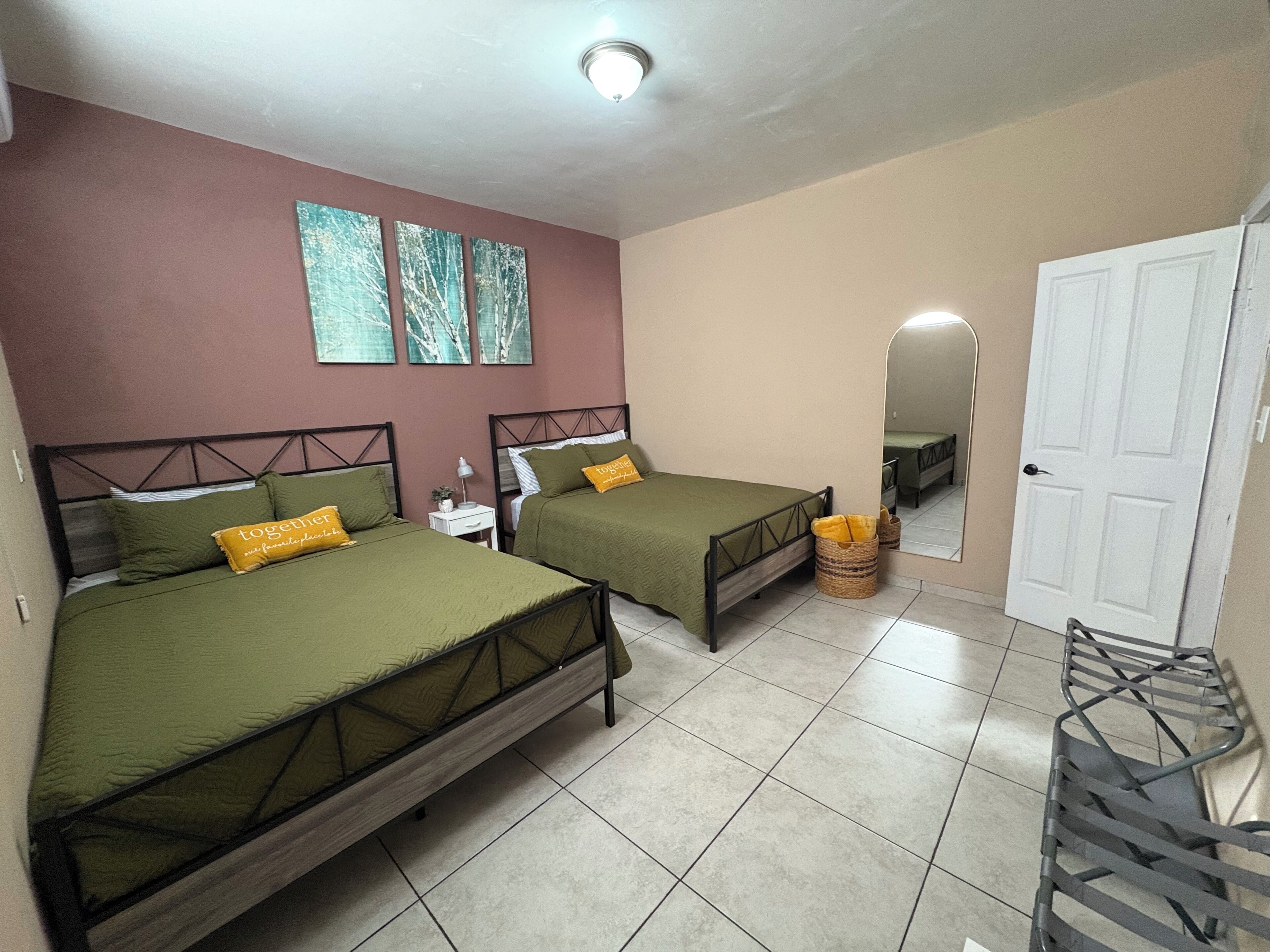 1 غرفة نوم ومكتب ومكواة/لوح كي وواي فاي مجانًا