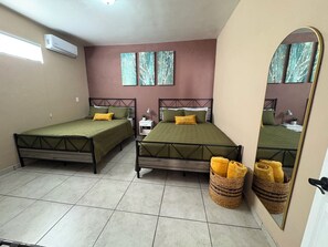 1 soverom, skrivebord, strykejern/-brett og wi-fi (inkludert)