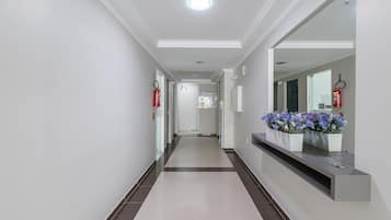 Basic Apartment | Lobby