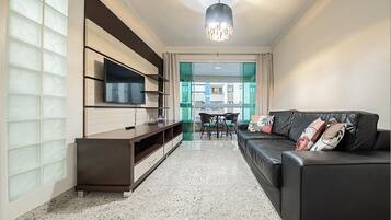 Basic Apartment | Living area