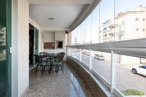 Basic-íbúð | Verönd/útipallur